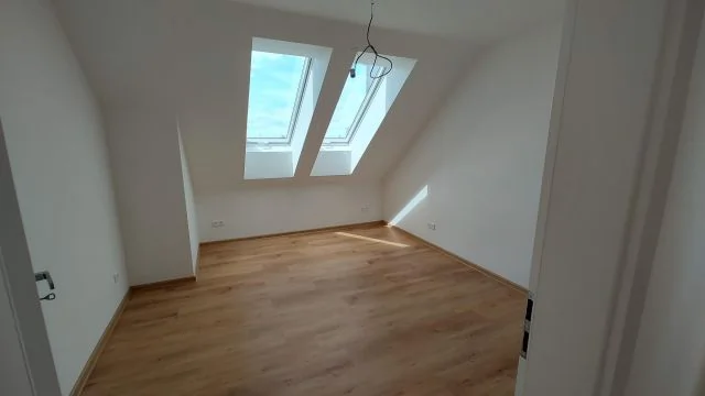 Pokoj 2 (2.NP)